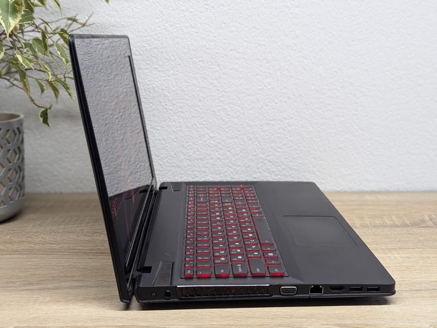 Ноутбук Б/В Lenovo IdeaPad Y500, Intel Core i7-3630QM, DDR3 16 GB, SSD 256GB, NVIDIA GeForce GT 650M 2Gb, 15.6" Full HD