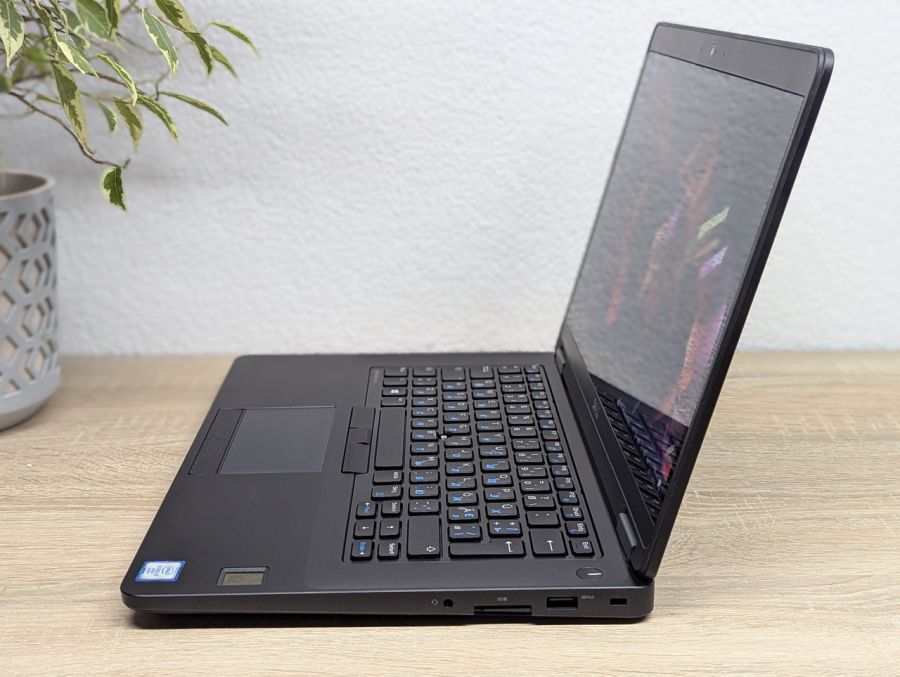 Ноутбук Б/В Dell Latitude E5470, Intel Core i7-6820HQ, DDR4 8 GB, SSD 128GB, 14" Full HD Сенсор