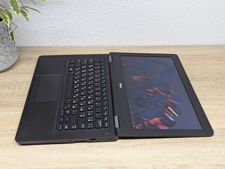 Уцінка! Ноутбук Б/В Dell Latitude E5270, Intel Core i5-6300U, DDR4 8 GB, SSD 128GB, 12" HD