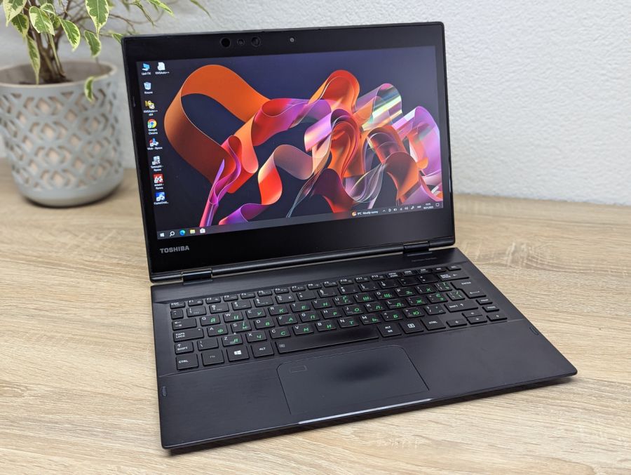 Ноутбук Б/В Toshiba Portege X20W-D, Intel Core i5-7300U, DDR3 16 GB, SSD 256GB, 12.5" Full HD Сенсор