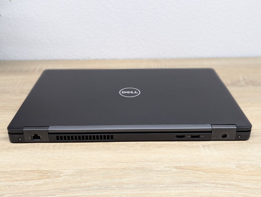 Уцінка! Ноутбук Б/В Dell Latitude 5580, Intel Core i5-7300U, DDR4 8 GB, SSD 256GB, 15.6" Full HD