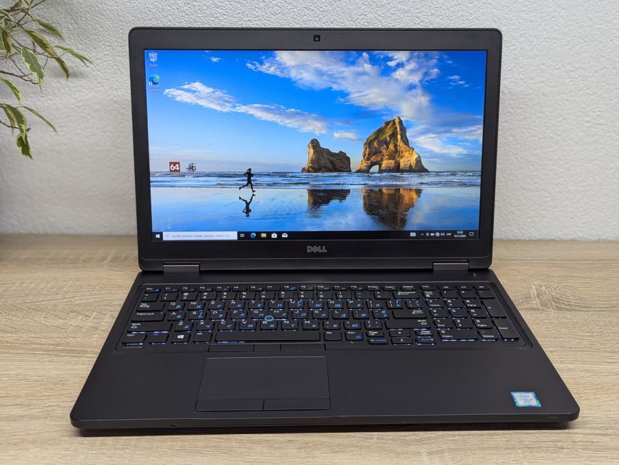 Уцінка! Ноутбук Б/В Dell Latitude 5580, Intel Core i5-7300U, DDR4 8 GB, SSD 256GB, 15.6" Full HD
