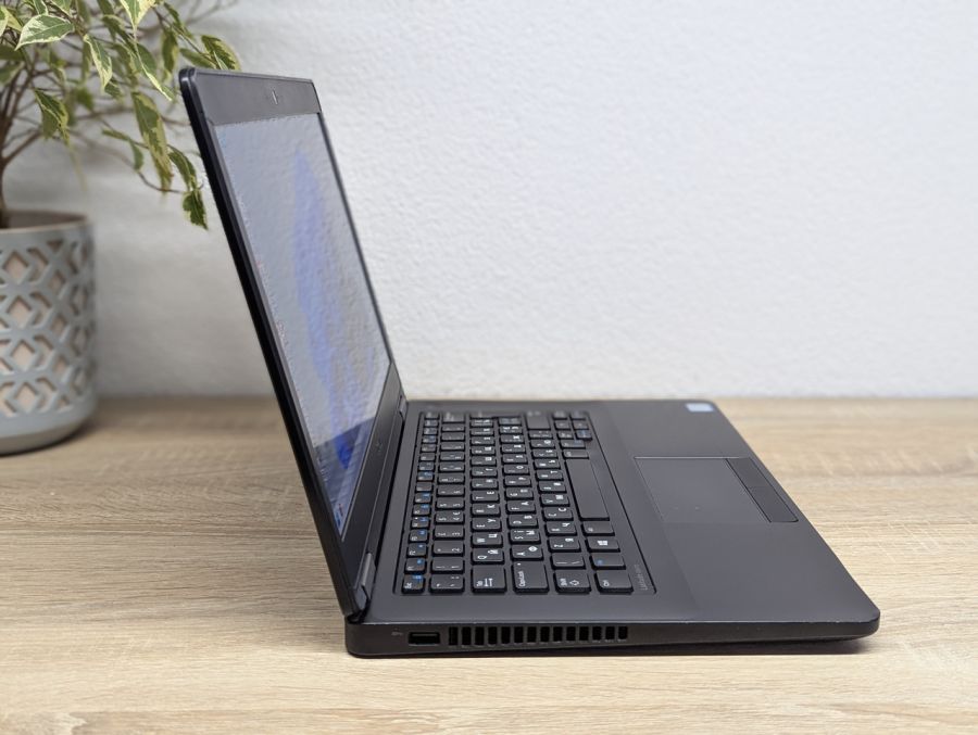 Ноутбук Б/В Dell Latitude E5470, Intel Core i5-6300U, DDR4 8GB, SSD 128GB, 14" Full HD