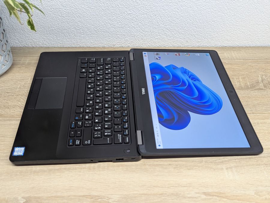 Ноутбук Б/В Dell Latitude E5470, Intel Core i5-6300U, DDR4 8GB, SSD 128GB, 14" Full HD