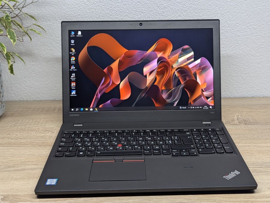 Ноутбук Б/В Lenovo T560, Intel Core i5-6300U, DDR3 8GB, SSD 128GB, 15.6" Full HD