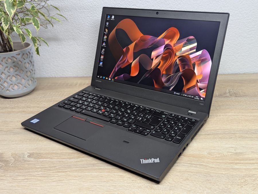 Ноутбук Б/В Lenovo T560, Intel Core i5-6300U, DDR3 8GB, SSD 128GB, 15.6" Full HD
