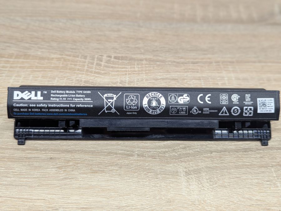 Б/В Оригінальна акумуляторна батарея Dell G038N