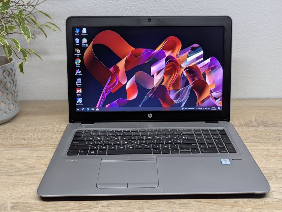 Уцінка! Ноутбук Б/В HP EliteBook 850 G3, Intel Core i5-6300U, DDR4 8 GB, SSD 128GB, 15.6" Full HD