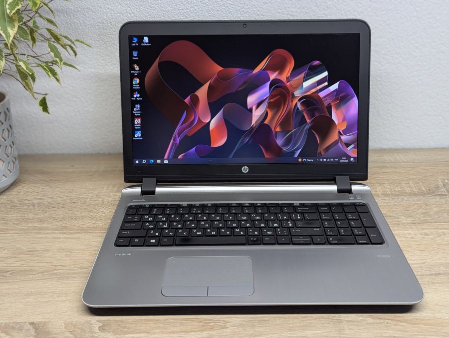 Уцінка! Ноутбук Б/В HP ProBook 450 G3, Intel Core i5-6200U, DDR3 8 GB, SSD 128GB, 15.6" Full HD