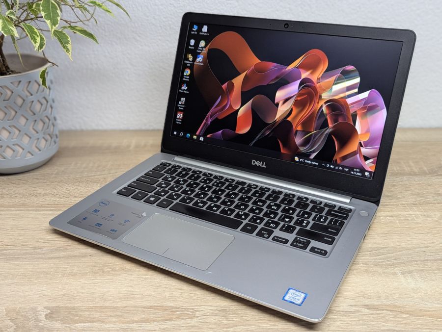 Ноутбук Б/В Dell Inspiron 5370, Intel Core i5-8250U, DDR4 16 GB, SSD 256GB, 13" Full HD