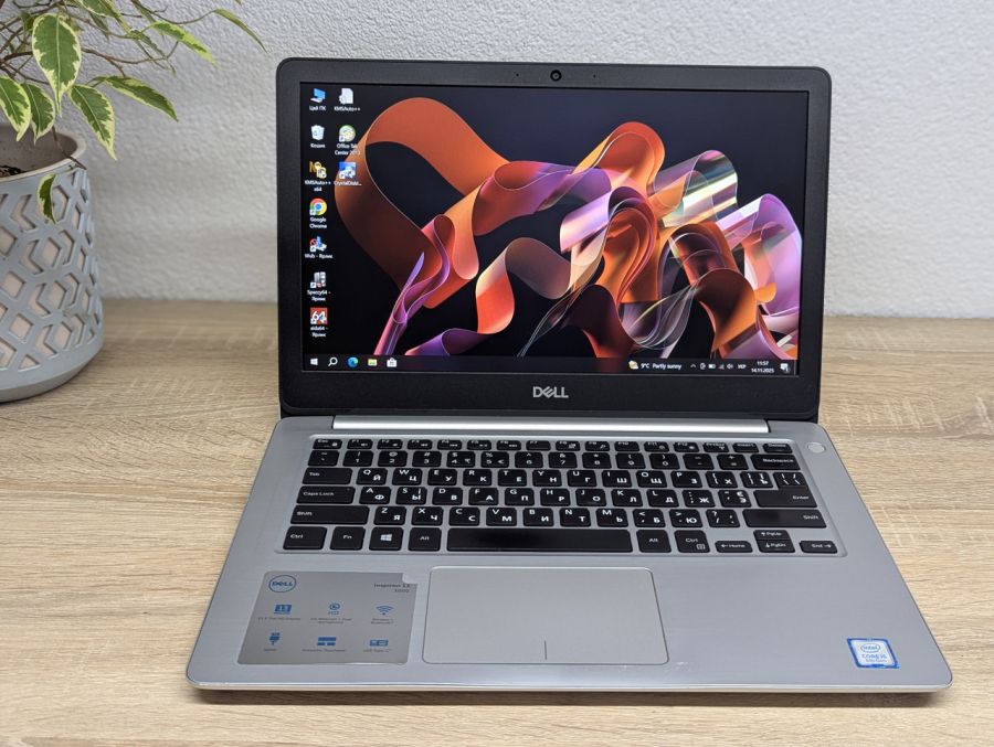 Ноутбук Б/В Dell Inspiron 5370, Intel Core i5-8250U, DDR4 16 GB, SSD 256GB, 13" Full HD