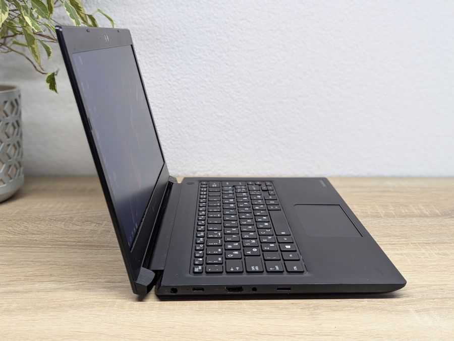 Уцінка! Ноутбук Б/В Dynabook Portege A30-E, Intel Celeron 3865U, DDR4 8 GB, SSD 128GB, 13" HD