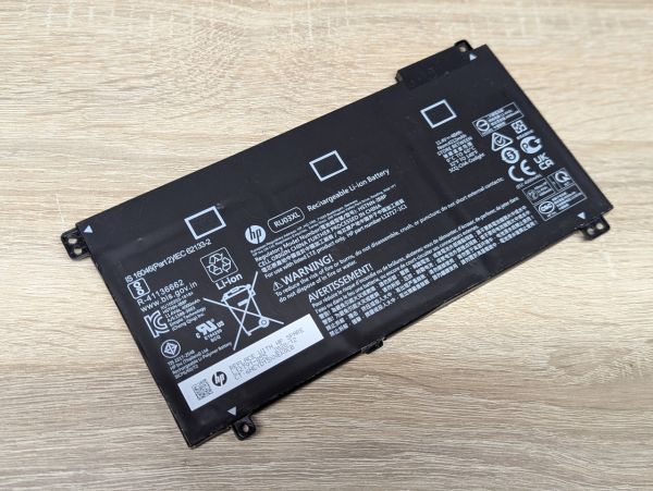 Б/В Оригінальна акумуляторна батарея HP RU03XL