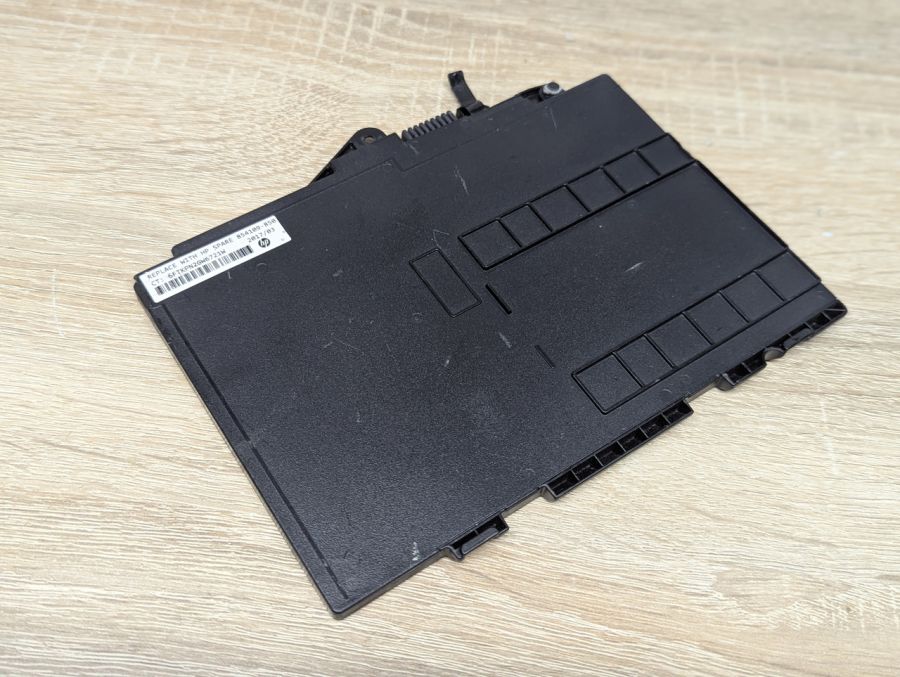 Б/В Оригінальна акумуляторна батарея HP ST03XL