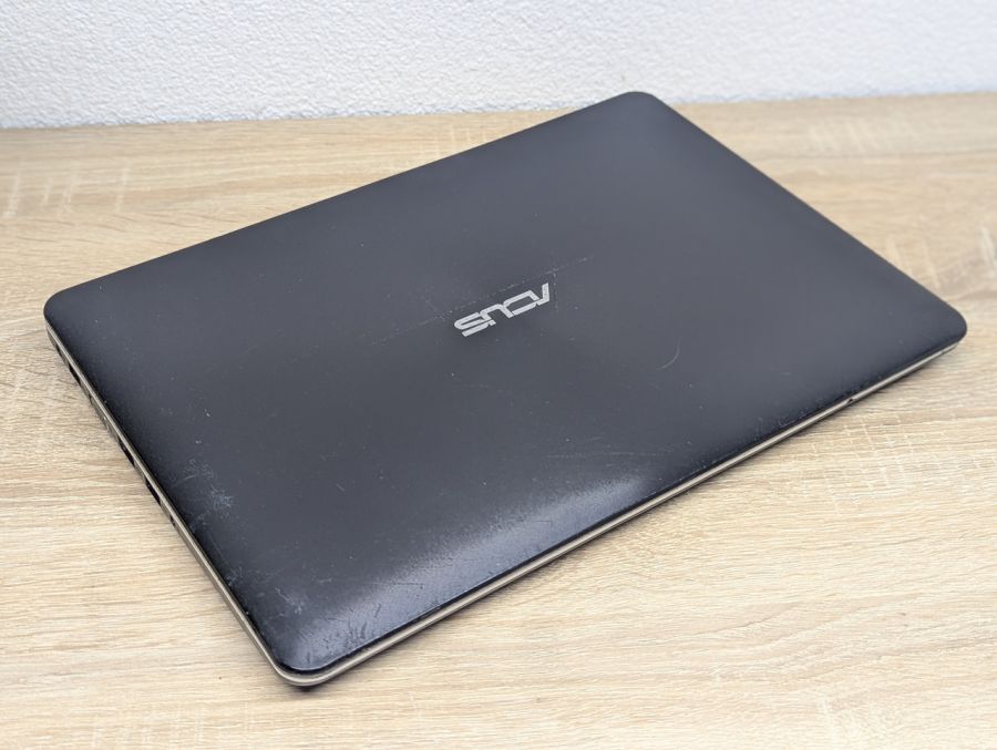 Уцінка! Ноутбук Б/В ASUS R301U, Intel Core i5-6200U, DDR3 8 GB, SSD 128GB, 13.3" HD