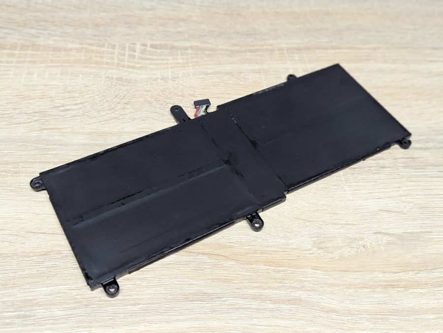 Б/В Оригінальна акумуляторна батарея Lenovo L19M4PG1