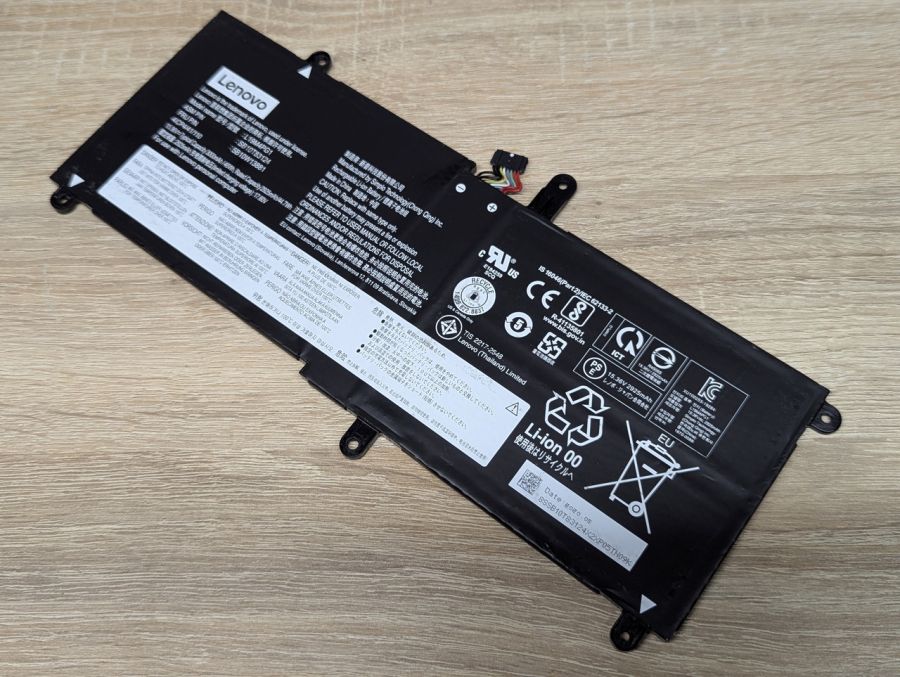 Б/В Оригінальна акумуляторна батарея Lenovo L19M4PG1