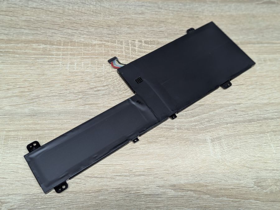 Б/В Оригінальна акумуляторна батарея Lenovo L19L3PD6