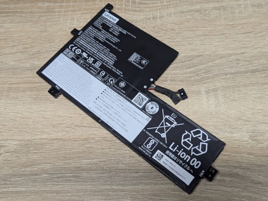 Б/В Оригінальна акумуляторна батарея Lenovo L22C3P70