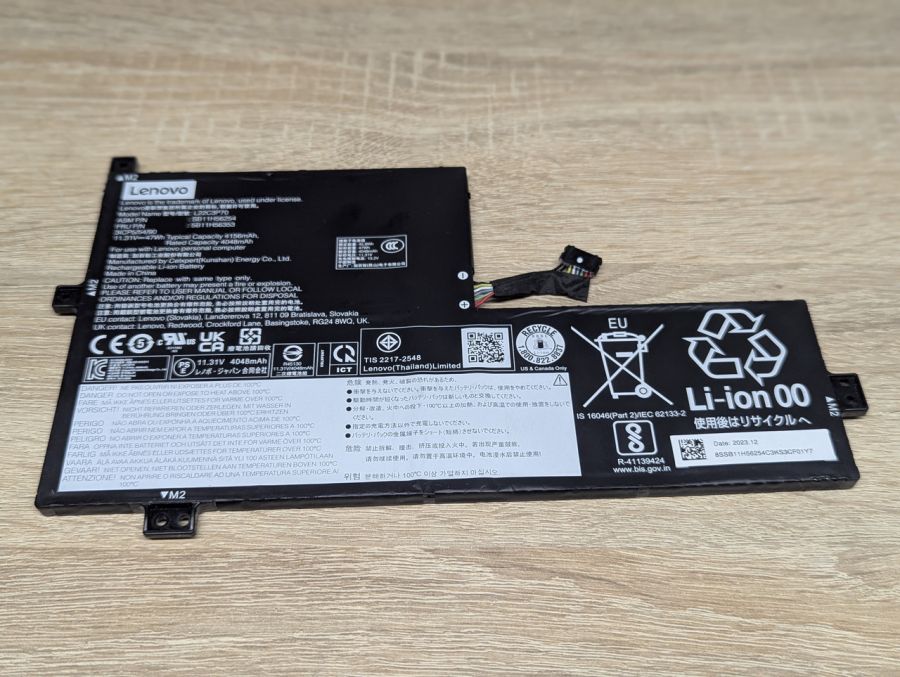 Б/В Оригінальна акумуляторна батарея Lenovo L22C3P70