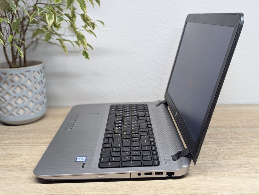 Уцінка! Ноутбук Б/В HP ProBook 450 G3, Intel Core i5-6200U, DDR3 8 GB, SSD 128GB + SSD 1TB, 15.6" HD