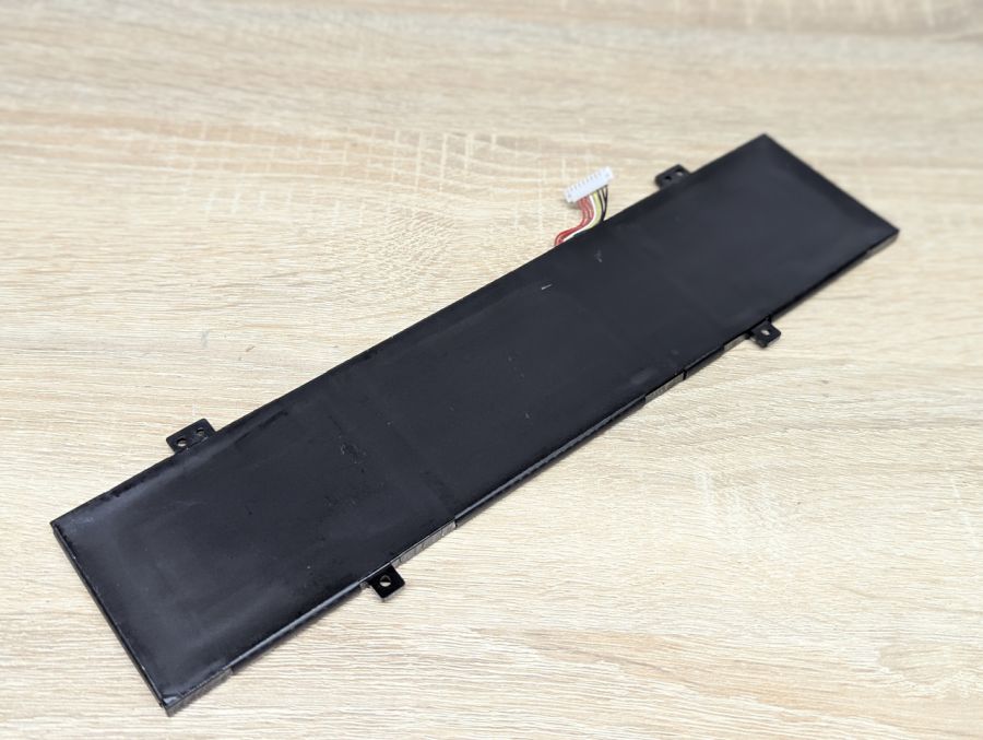 Б/В Оригінальна акумуляторна батарея Asus C31N1733