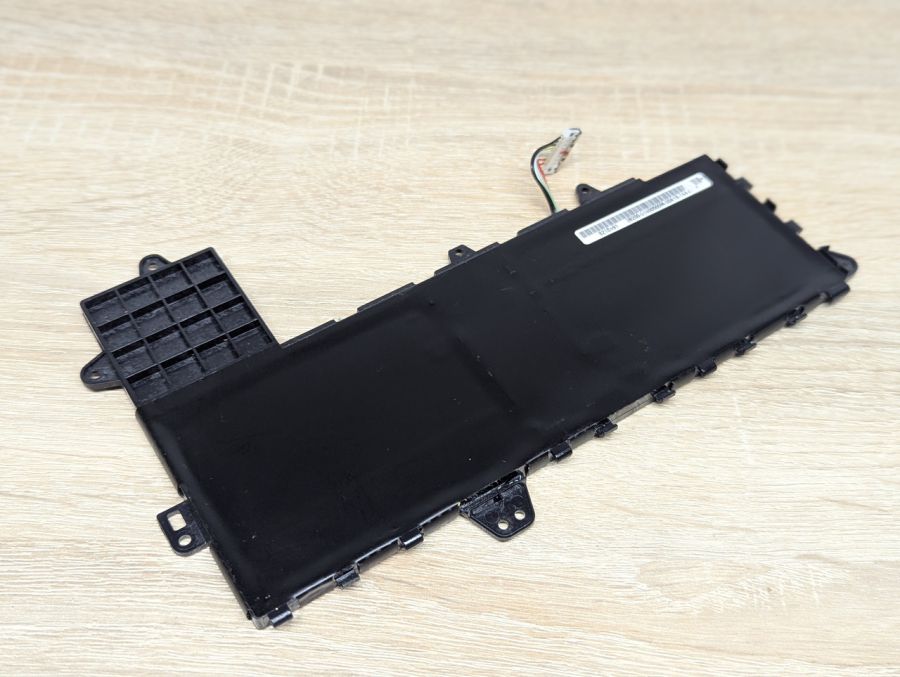 Б/В Оригінальна акумуляторна батарея Asus B21N1505