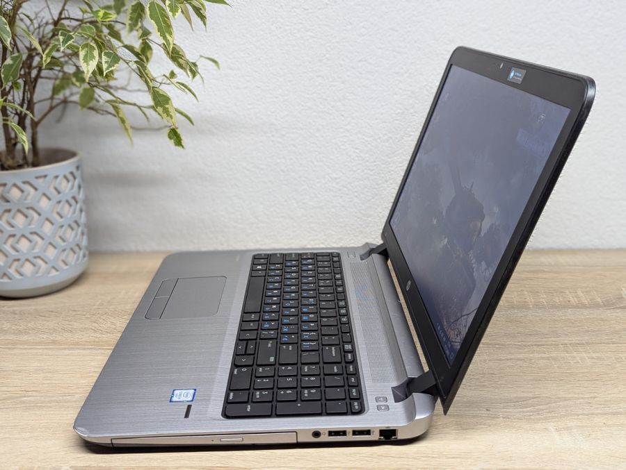 Уцінка! Ноутбук Б/В HP ProBook 450 G3, Intel Core i5-6200U, DDR3 8 GB, SSD 256GB, 15.6" HD