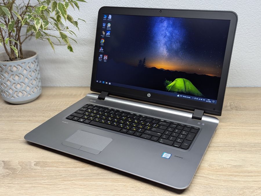 Ноутбук Б/В HP ProBook 470 G3, Intel Core i5-6200U, DDR4 8 GB, SSD 128GB + SSD 750GB, AMD Radeon R7 M340 1Gb, 17"