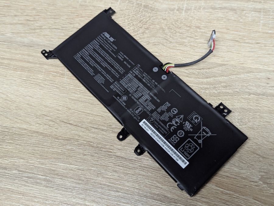 Б/В Оригінальна акумуляторна батарея Asus C21N1818-2