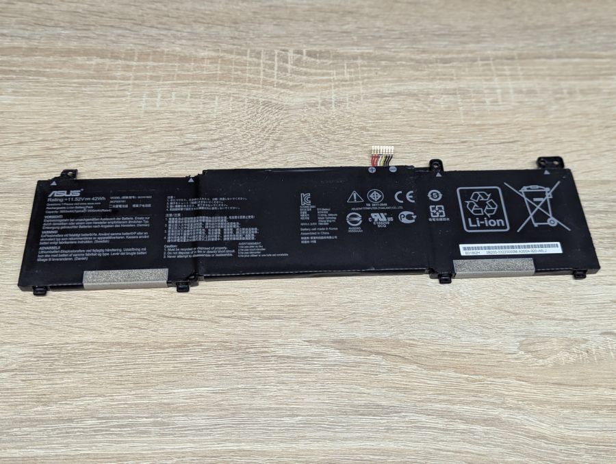 Б/В Оригінальна акумуляторна батарея Asus B31N1822