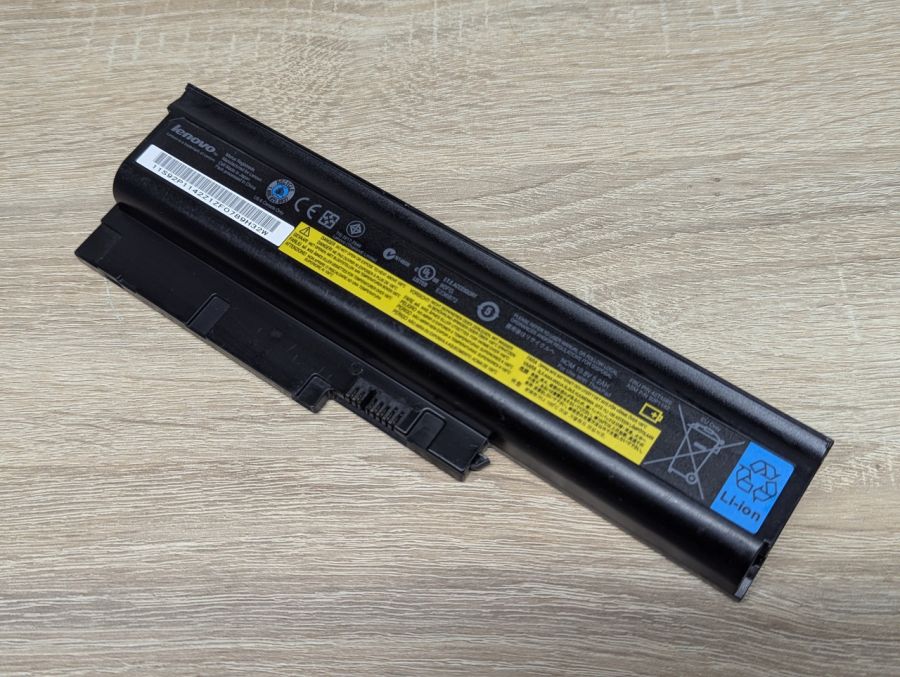 Б/В Оригінальна акумуляторна батарея Lenovo 42T4569,92P1142