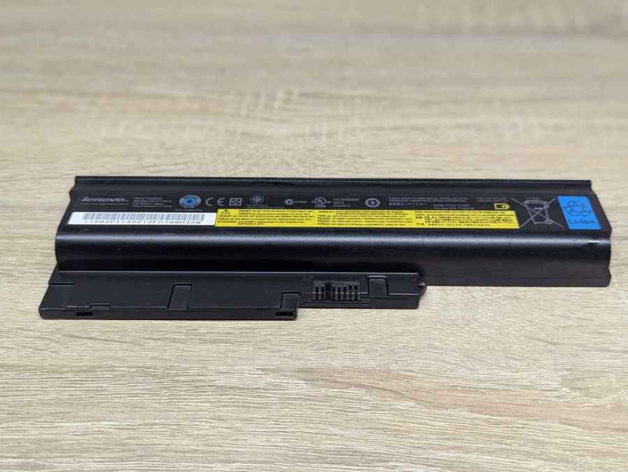 Б/В Оригінальна акумуляторна батарея Lenovo 42T4569,92P1142