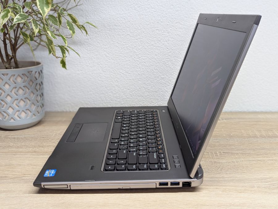 Уцінка! Ноутбук Б/В Dell Vostro 15-3560, Intel Core i5-3230M, DDR3 8 GB, SSD 128GB, 15.6" HD