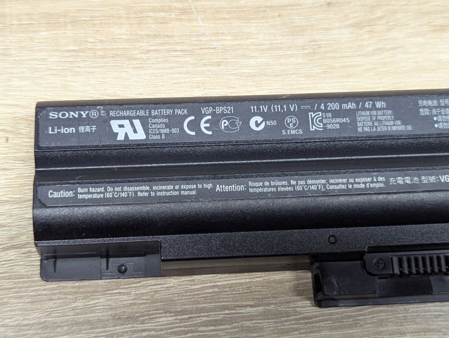 Б/В Оригінальна акумуляторна батарея Sony VGP-BPS21