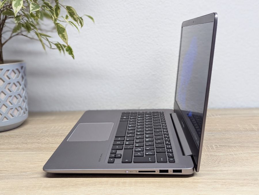 Ноутбук Б/В ASUS Zenbook 14 UX410UAR, Intel Core i7-8550U, DDR4 12 GB, SSD 256GB, 14" Full HD