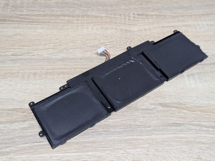 Б/В Оригінальна акумуляторна батарея HP ME03XL