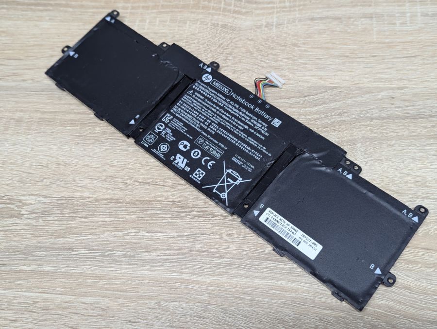 Б/В Оригінальна акумуляторна батарея HP ME03XL