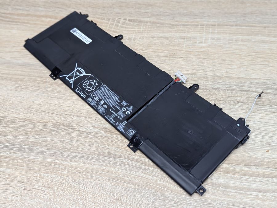 Б/В Оригінальна акумуляторна батарея HP SU06XL