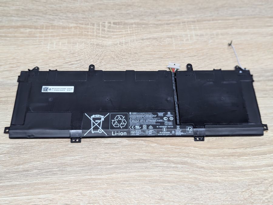 Б/В Оригінальна акумуляторна батарея HP SU06XL