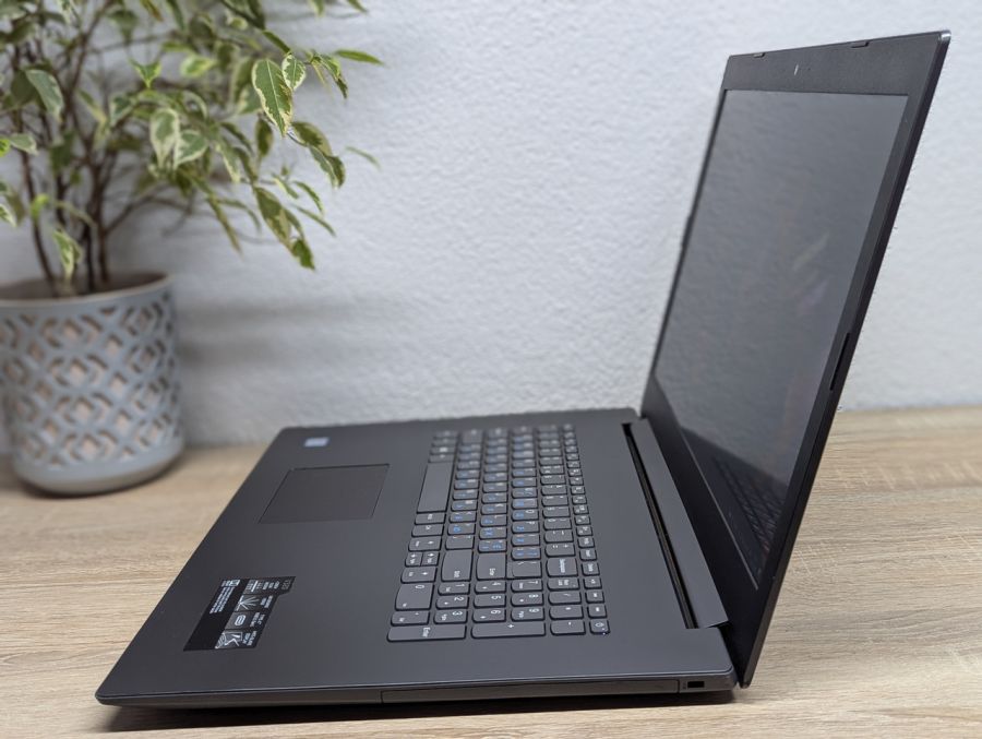 Ноутбук Б/В Lenovo V320-17IKB, Intel Core i3-7020U, DDR4 8GB, SSD 128GB, 17" Full HD