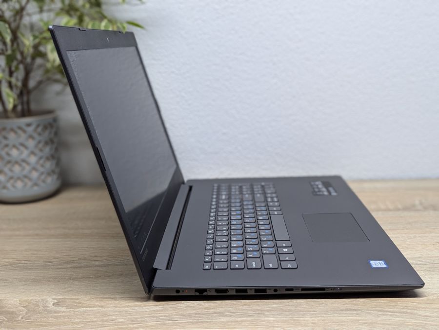 Ноутбук Б/В Lenovo V320-17IKB, Intel Core i3-7020U, DDR4 8 GB, SSD 128GB, 17" Full HD