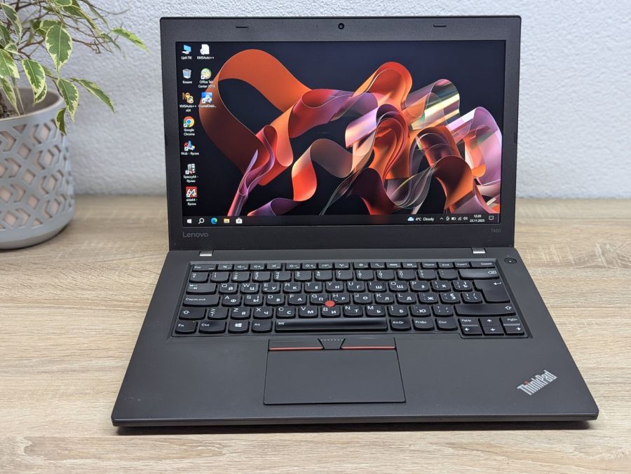 Уцінка! Ноутбук Б/В Lenovo ThinkPad T460, Intel Core i5-6300U, DDR3 8 GB, SSD 128GB, 14" Full HD