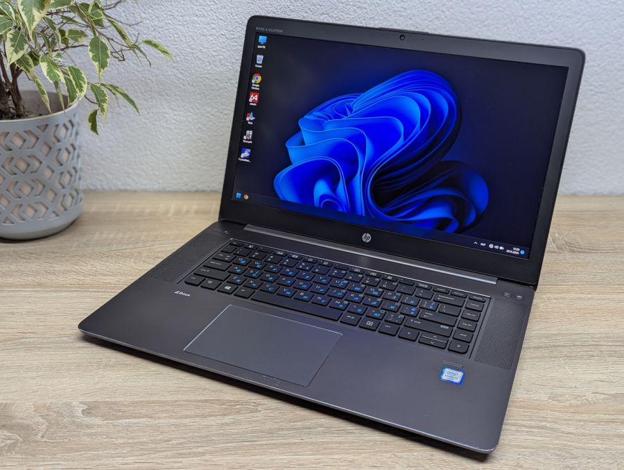 Ноутбук Б/В HP ZBook Studio G3, Intel Core i7-6700HQ, DDR4, SSD 512GB, NVIDIA Quadro M1000M, 15.6" Full HD