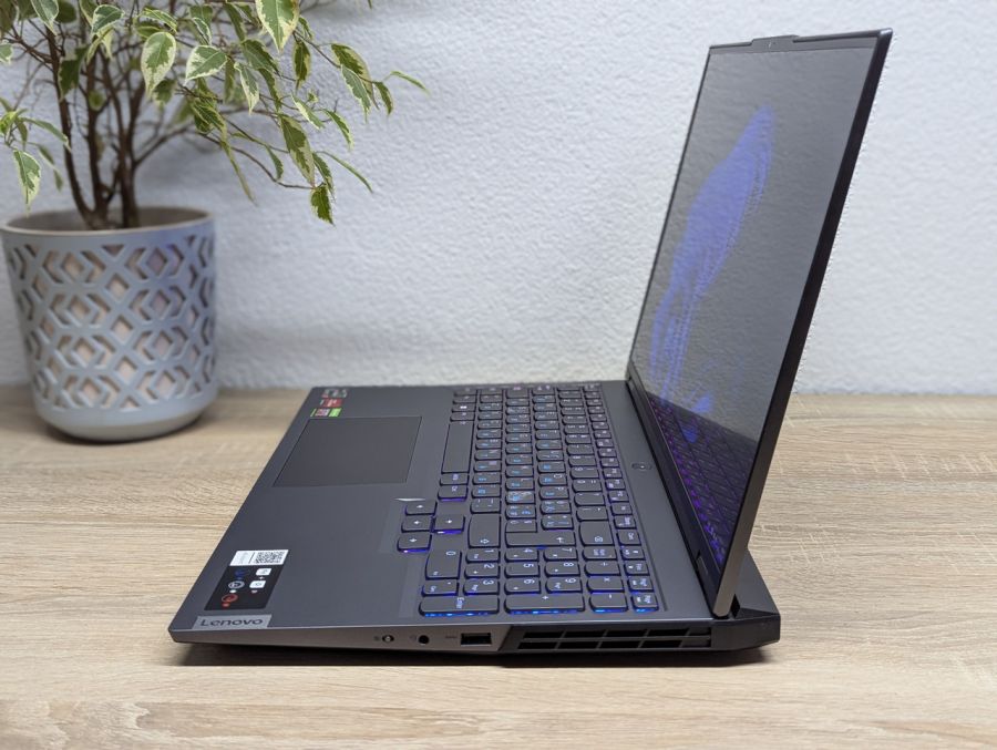 Ноутбук Б/В Lenovo Legion 5 Pro 16ARH7H, AMD Ryzen 7 6800H, DDR5, SSD 1TB, NVIDIA GeForce RTX 3060, 15.6" Full HD