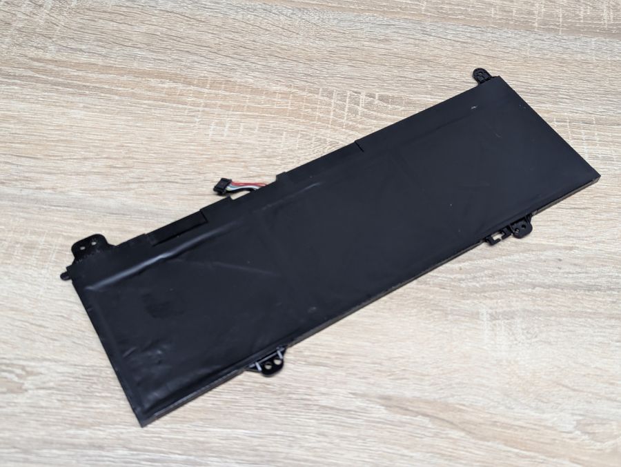 Б/В Оригінальний акумулятор Lenovo L18L3PG2 [ProductHub SKU L18L3PG2]
