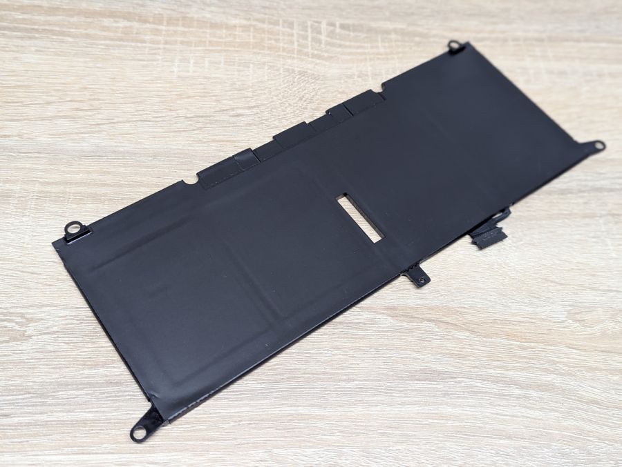 Б/В Оригінальна акумуляторна батарея Dell DXGH8