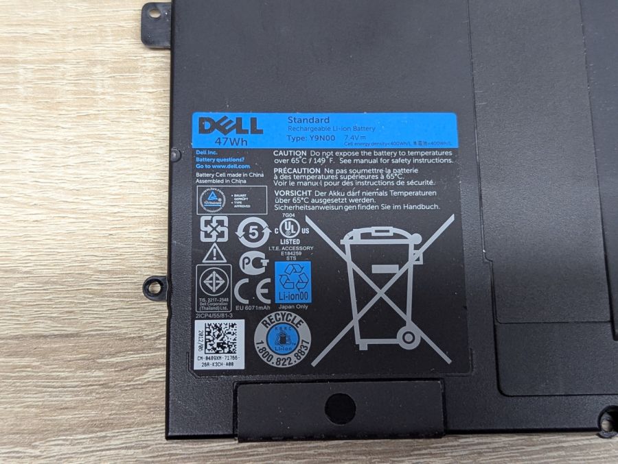 Б/В Оригінальна акумуляторна батарея Dell Y9N00