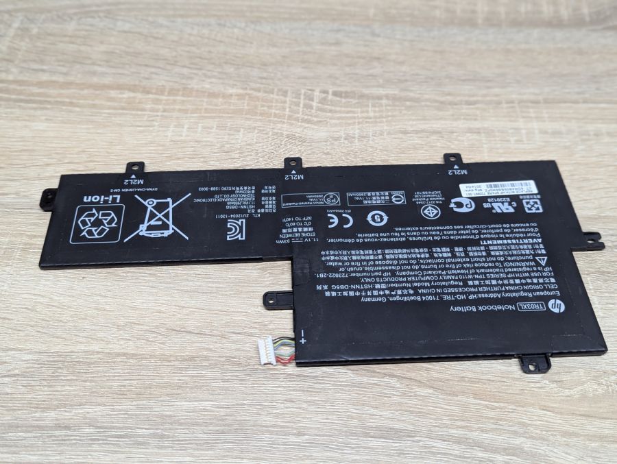 Б/В Оригінальна акумуляторна батарея HP TR03XL