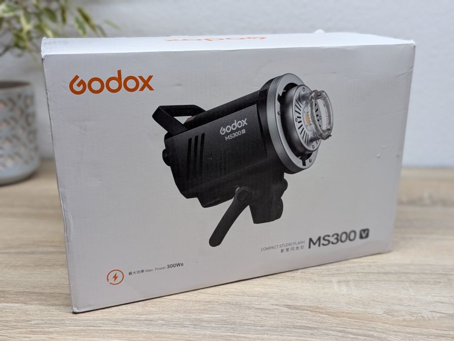 Новий Студійний спалах Godox MS300 V